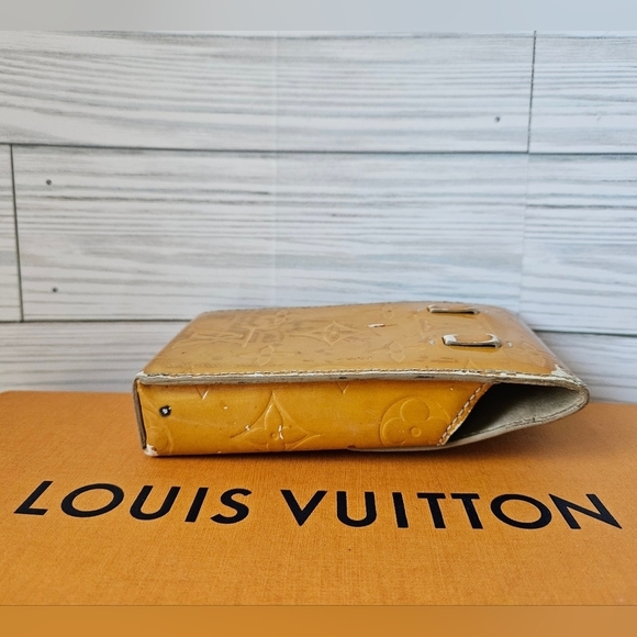 Louis Vuitton Vintage Vernis Patent Leather Monogram Belt Pouch in Mango - Picture 6 of 11